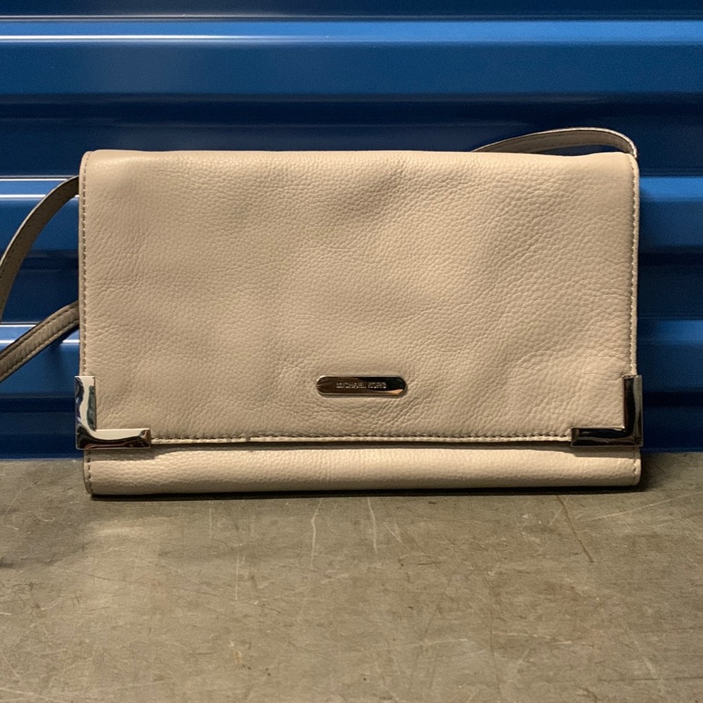 Gray leather Michael Kors Clutch